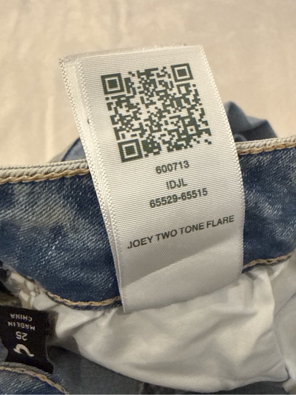 NWT True Religion Two-Tone Light & Dark Blue Mid-Rise Flare Jeans - Picture 9 of 9